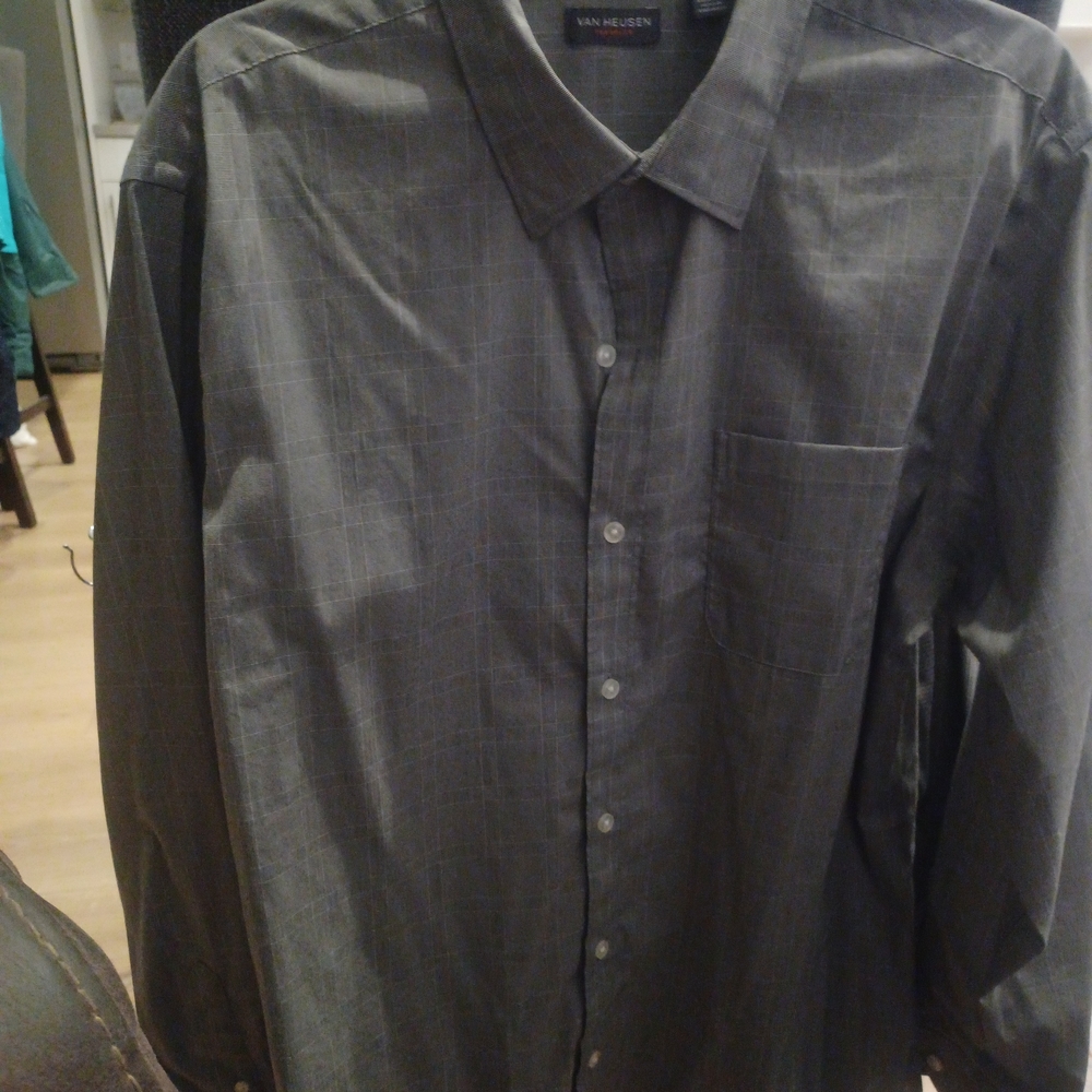 Van Heusen Men's Charcoal Button Down Shirt